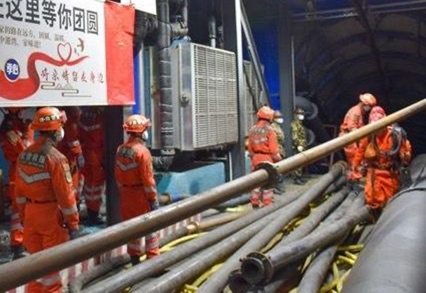 Trung Quốc nỗ lực giải cứu 21 thợ mỏ mắc kẹt trong hầm hơn 20 ngày