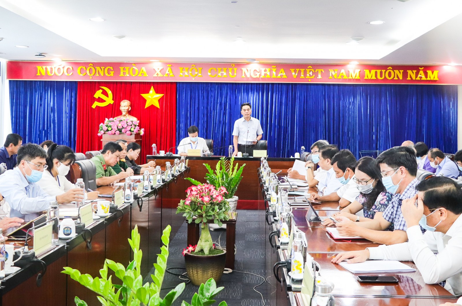 Bình Dương tăng cường giám sát các trường hợp đến, về địa phương