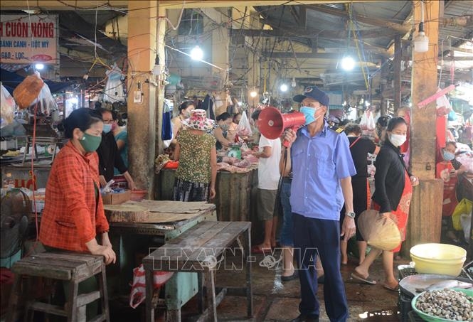 Kỷ luật hàng loạt cán bộ vi phạm qui định phòng, chống dịch