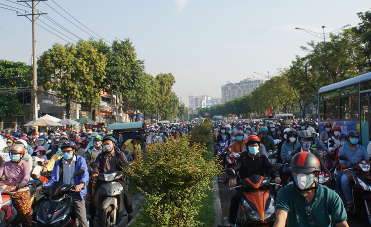 TP Hồ Chí Minh Giao thông ùn tắc trong ngày đầu sau nghỉ lễ