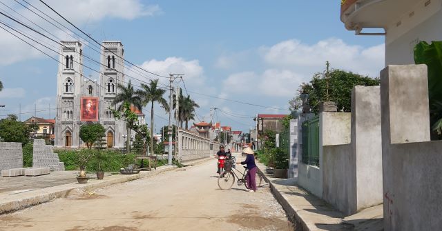 Giáo dân đồng lòng hiến đất mở đường