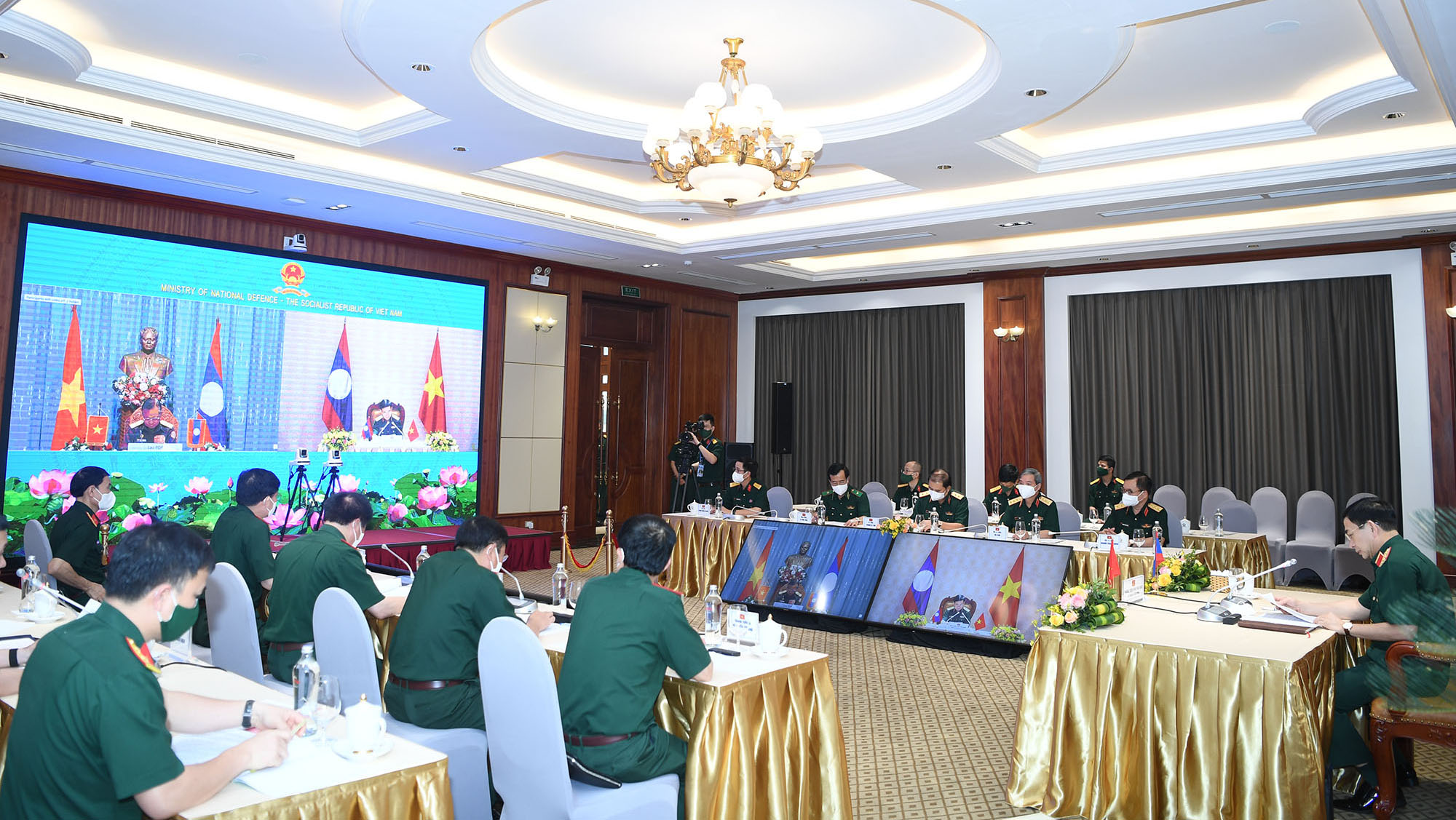 Không ngừng vun đắp tình đoàn kết đặc biệt Việt Nam - Lào
