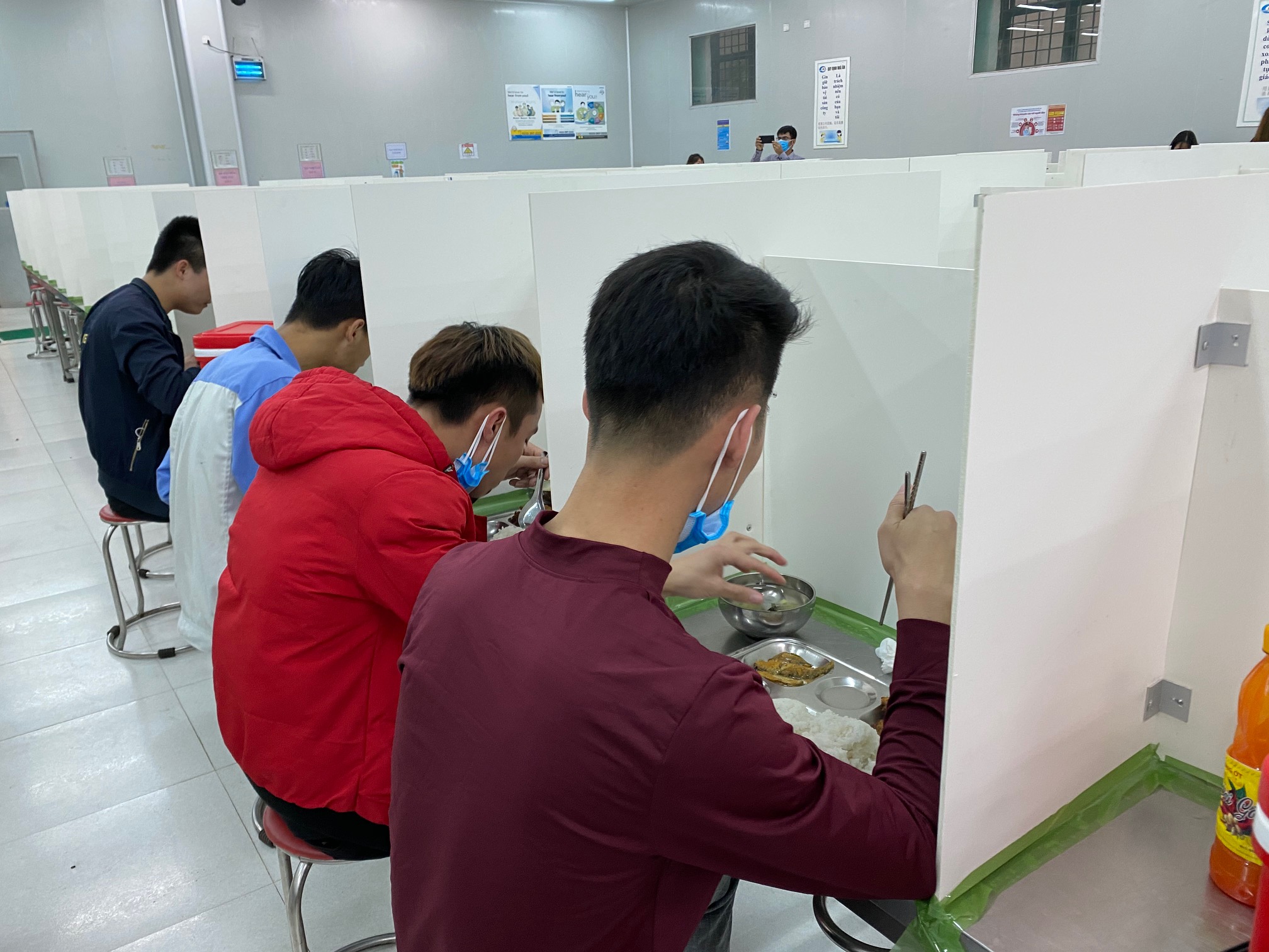Yêu cầu chuyên gia nước ngoài thực hiện đúng các quy định về phòng, chống dịch