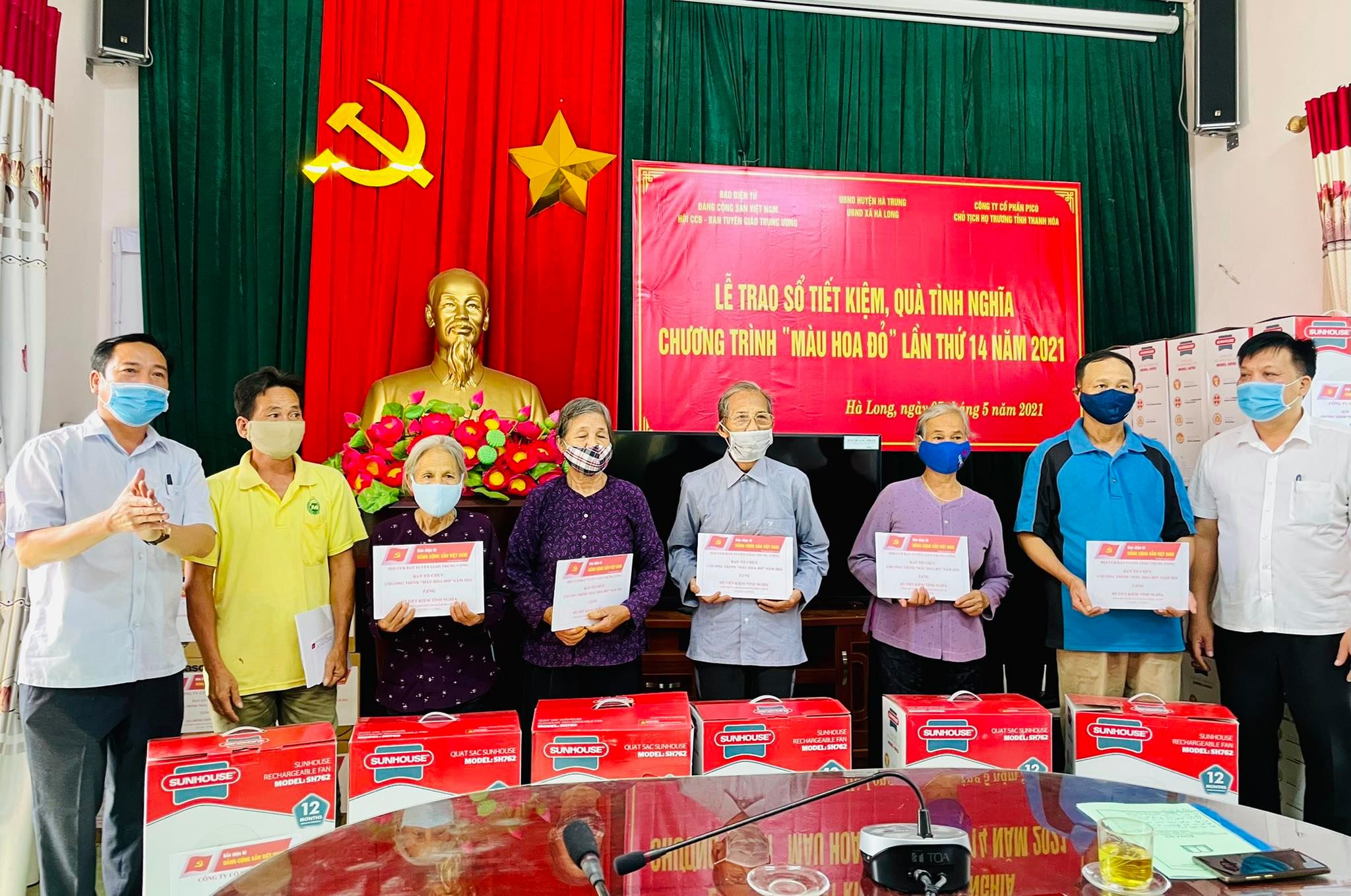Màu Hoa Đỏ 2021 tri ân các gia đình chính sách tại Hà Long