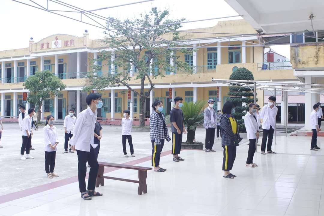 Nam Định cách ly tập trung 61 người tại trường THPT Lê Quý Đôn