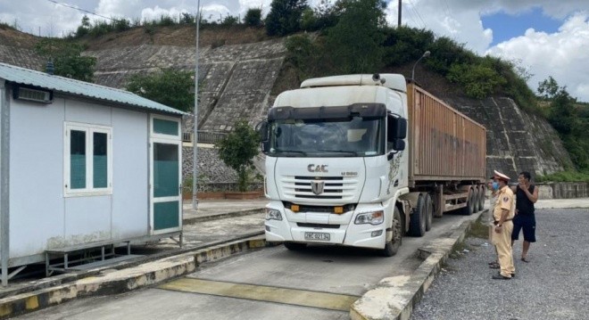 Xe quá tải còn hoạt động tại nhiều tỉnh, thành