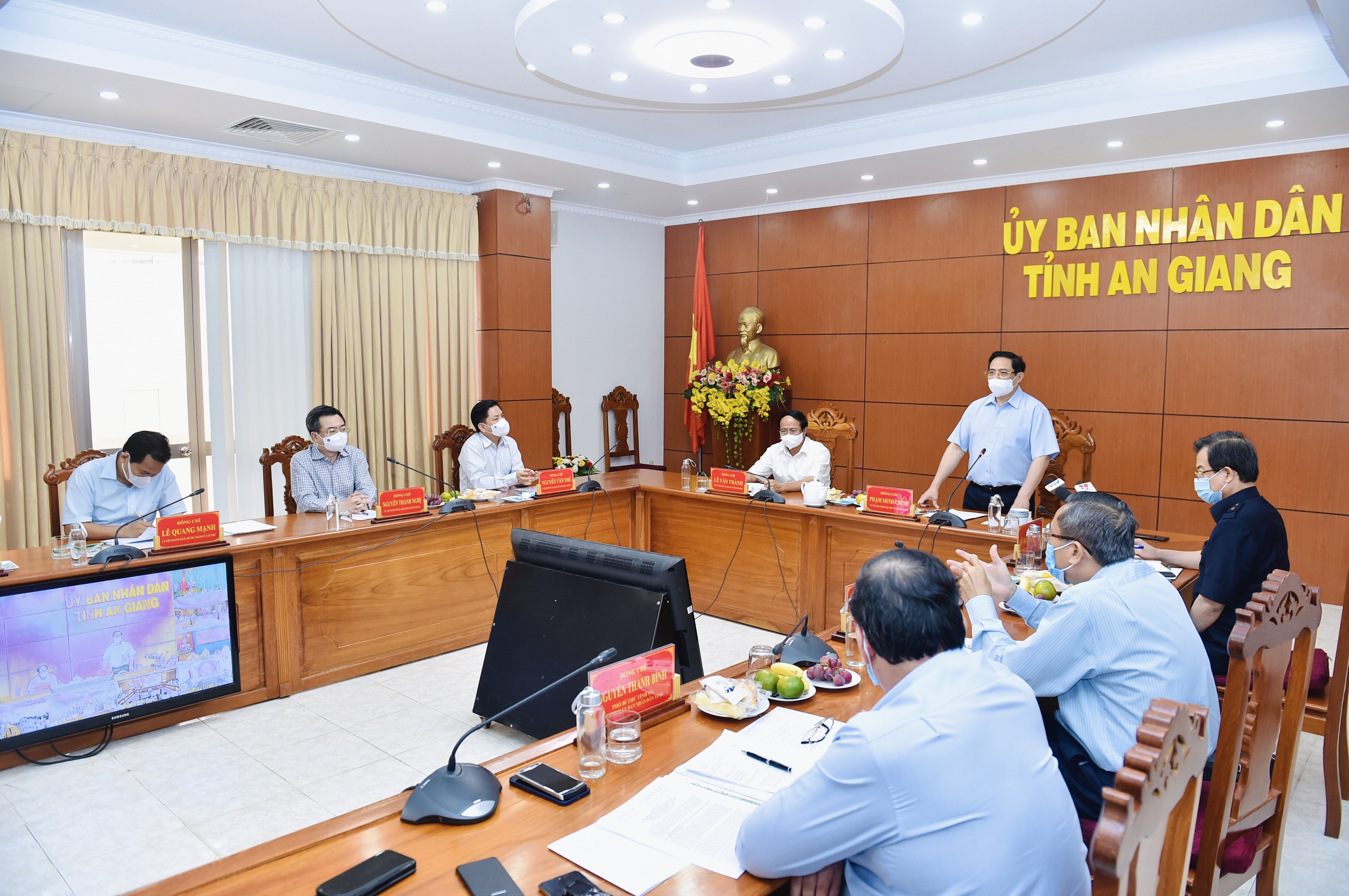 Xử lý người đứng đầu nếu để xảy ra dịch bệnh, trì trệ sản xuất do chủ quan