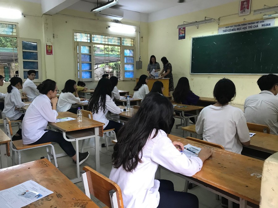 Thí sinh mắc COVID-19 không thể dự thi sẽ được đặc cách xét tốt nghiệp THPT