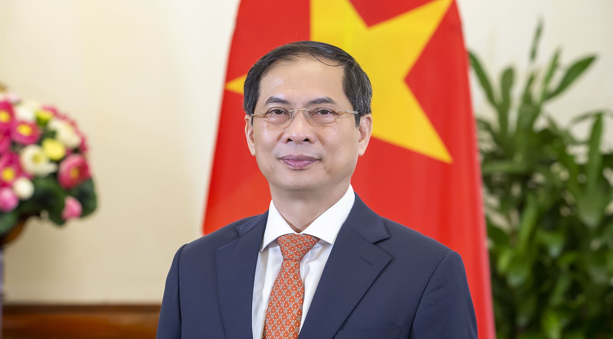 Bộ trưởng Bùi Thanh Sơn gửi thư tới các cơ quan đại diện Việt Nam tại nước ngoài