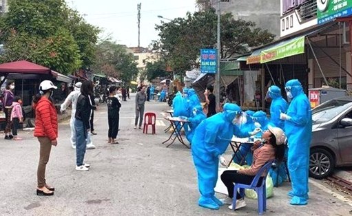 Hải Dương Một nhân viên cửa hàng xăm dương tính với SARS-CoV-2