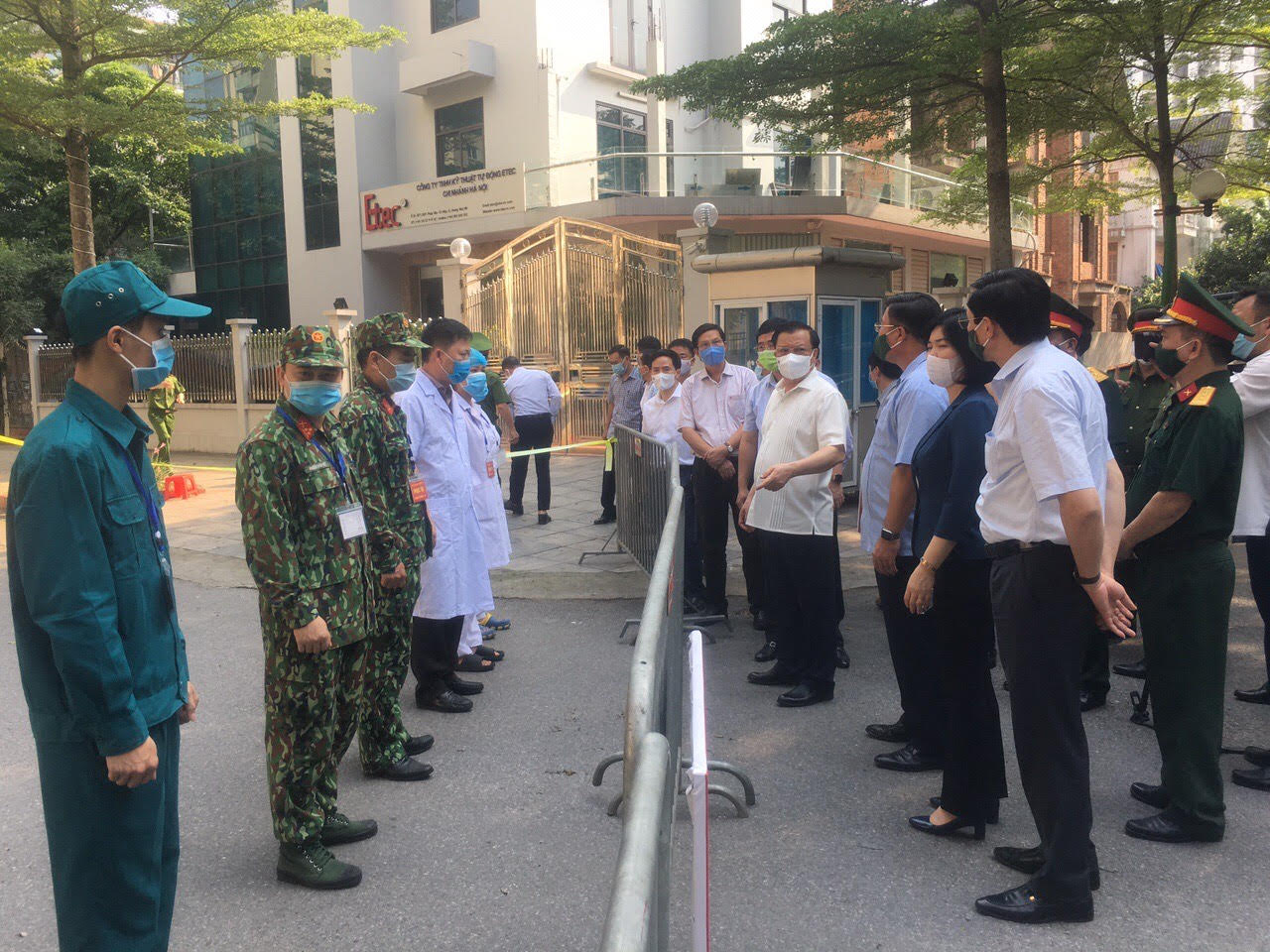 Hà Nội Phong tỏa điểm nhỏ, khóa chặt nguồn lây, cách ly không cực đoan