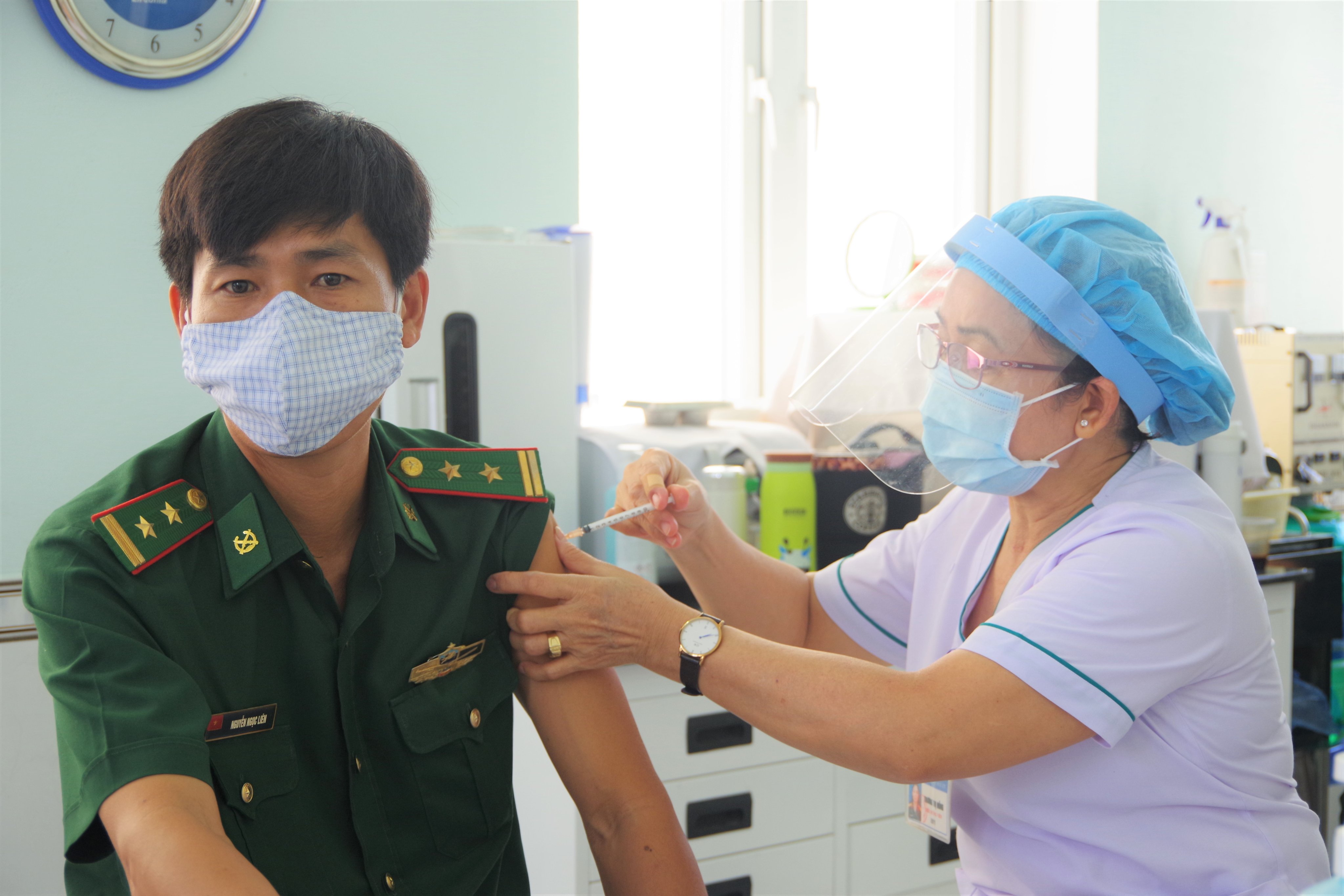 Triển khai tiêm vắc- xin cho cán bộ, chiến sỹ biên phòng Tây Ninh