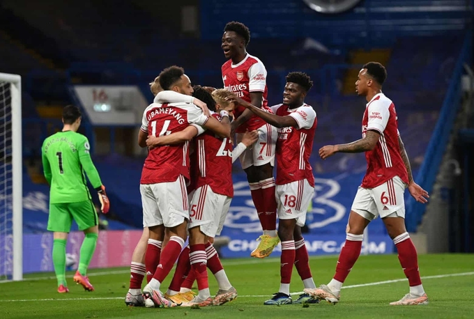 Arsenal bất ngờ quật ngã Chelsea