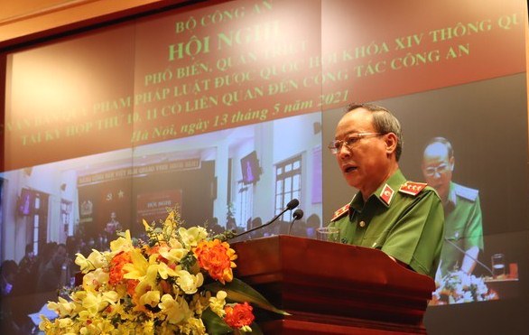 Quán triệt các văn bản pháp luật liên quan đến công tác công an