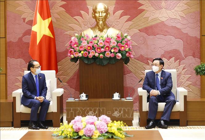 Củng cố, tăng cường quan hệ với Campuchia