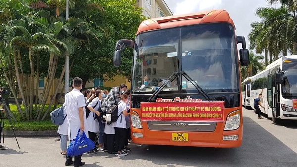 Hải Dương 267 cán bộ, sinh viên y hỗ trợ Bắc Giang, Bắc Ninh chống dịch