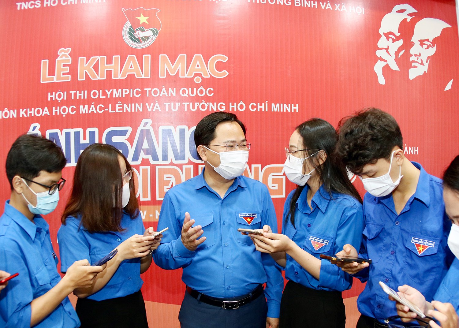 Khai mạc Hội thi “Ánh sáng soi đường”