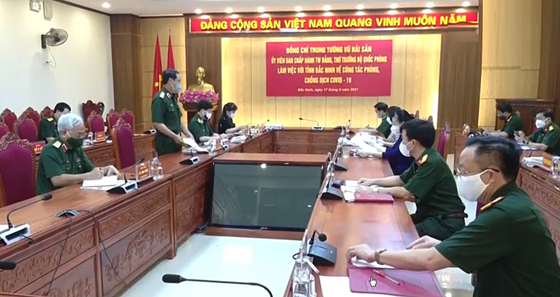Bộ Quốc phòng sẵn sàng hỗ trợ tỉnh Bắc Ninh phòng, chống dịch COVID-19