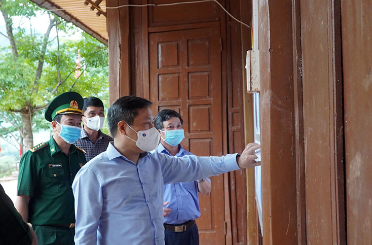 Quảng Bình Bí thư Tỉnh ủy kiểm tra công tác chuẩn bị bầu cử tại các xã vùng cao