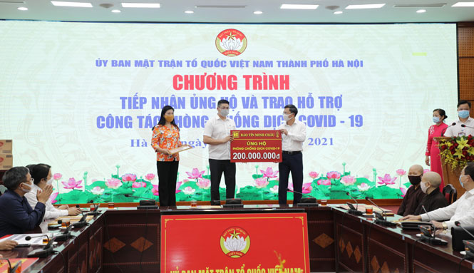 Tiếp nhận 11,37 tỷ đồng ủng hộ công tác phòng, chống dịch COVID-19