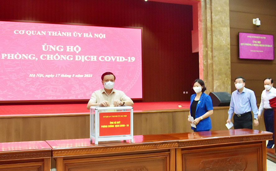 Thành ủy Hà Nội quyên góp ủng hộ Quỹ phòng, chống dịch COVID-19