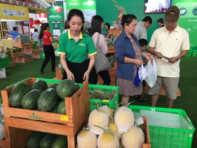 Đẩy mạnh tiêu thụ nông sản trong “bão” dịch COVID-19