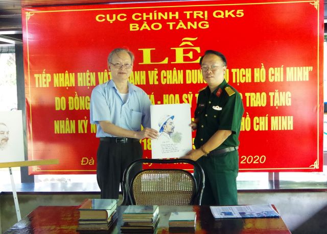 Trọn đời vẽ tranh về Bác