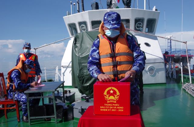 Bầu cử sớm trên tàu Cảnh sát biển 3001, tàu Vạn Hoa 792