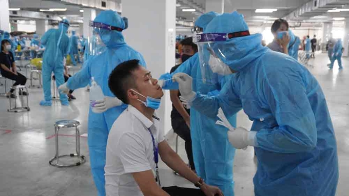 Bắc Giang Lấy mẫu xét nghiệm tất cả công nhân Công ty Hosiden Việt Nam đang cách ly