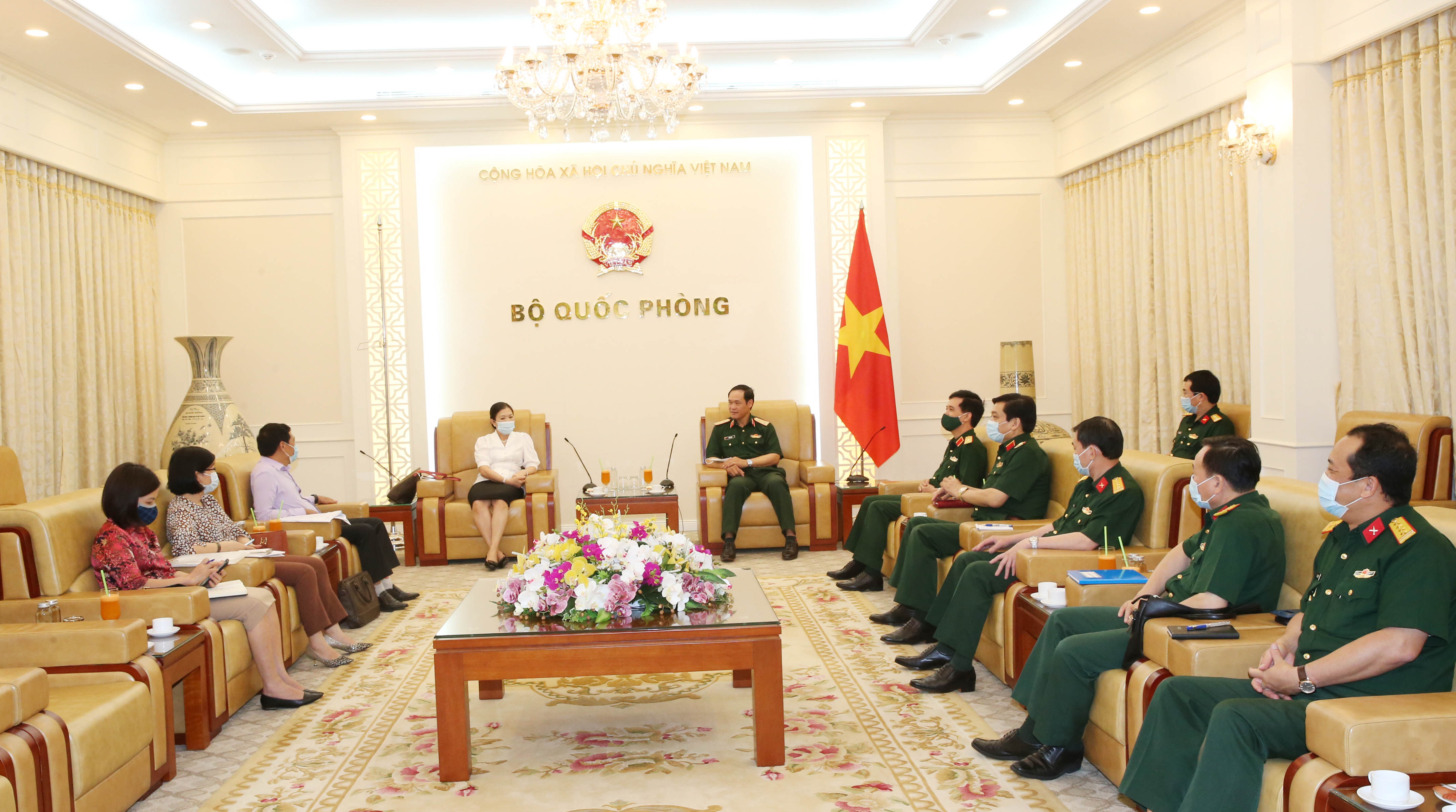 Hỗ trợ Bộ Quốc phòng hơn 54 tỷ đồng phục vụ phòng, chống dịch COVID-19