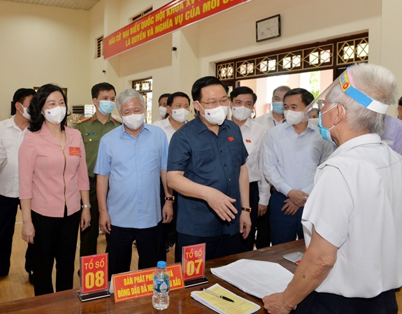 Chủ tịch Quốc hội Ưu tiên hàng đầu là bảo vệ sức khỏe Nhân dân