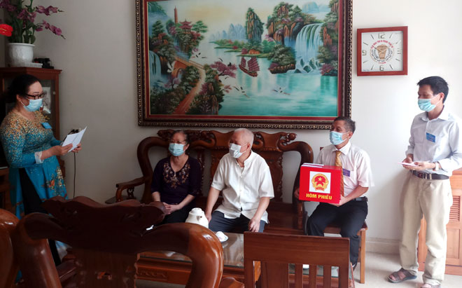 Đến 17h chiều nay, tỷ lệ cử tri đi bỏ phiếu trên địa bàn tỉnh Yên Bái đã đạt trên 98,64