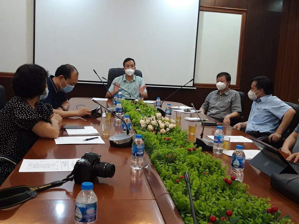 Bắc Giang họp khẩn để triển khai xét nghiệm nhanh tại 3 điểm nóng