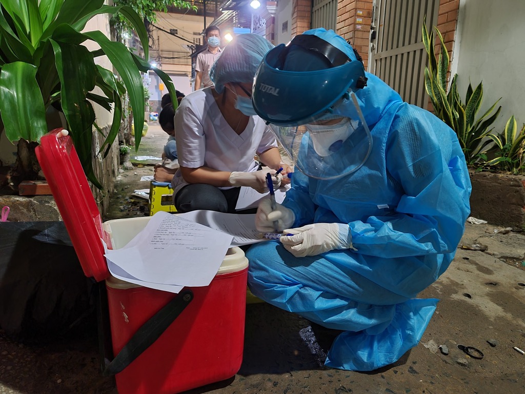 TP Hồ Chí Minh phát hiện 13 ca nghi nhiễm COVID-19