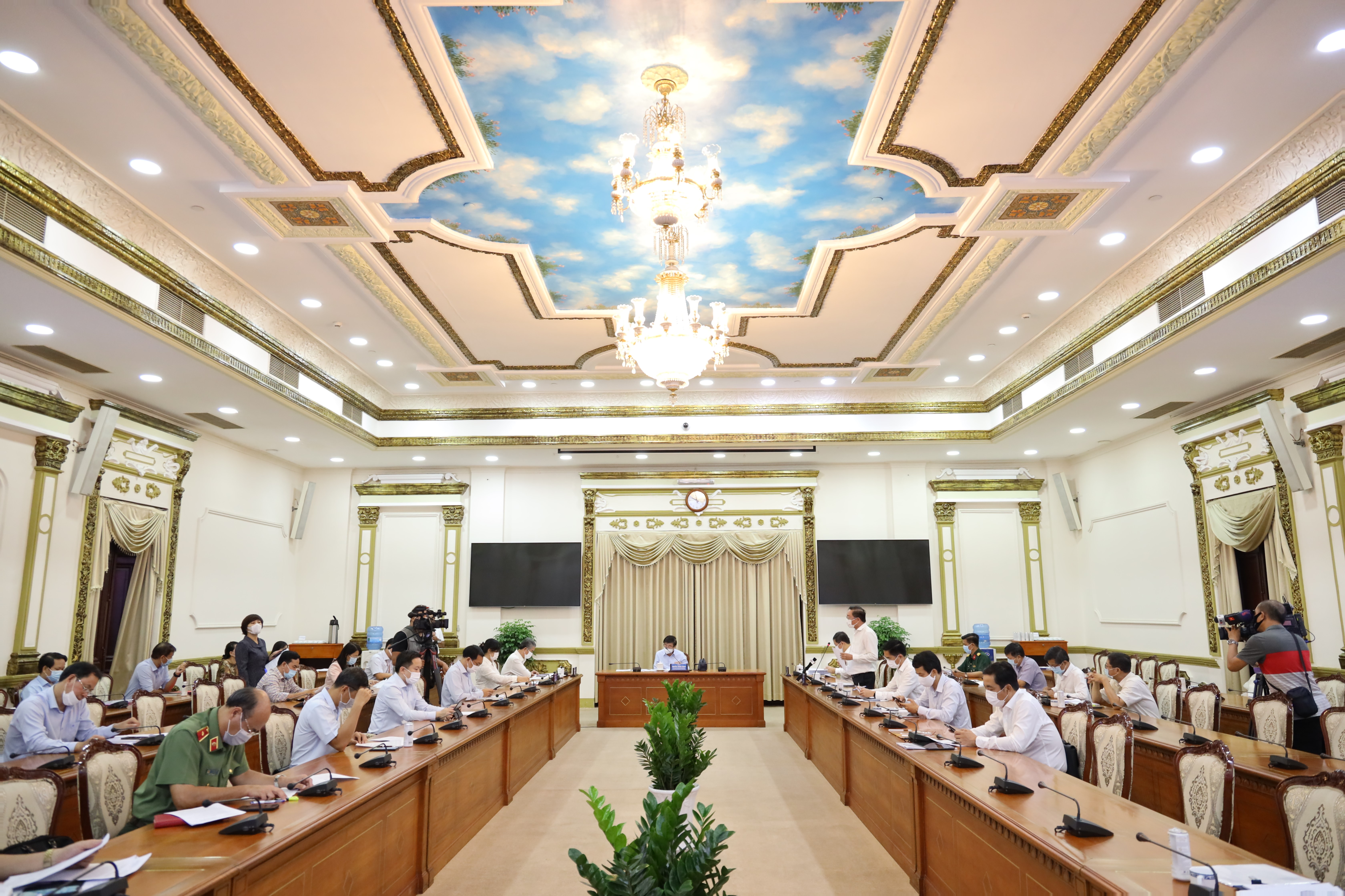 Người dân TP Hồ Chí Minh cần bình tĩnh, sẵn sàng cùng lực lượng chức năng tham gia chống dịch