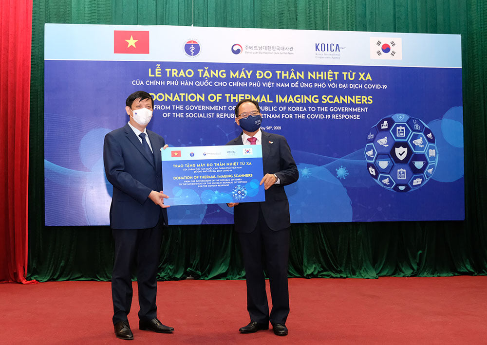Hàn Quốc hỗ trợ Việt Nam 40 máy đo thân nhiệt từ xa