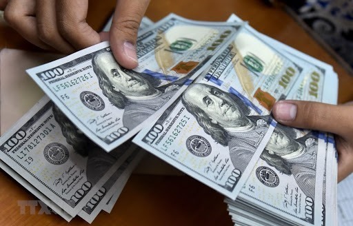 Giá vàng đi ngang, USD giảm sâu