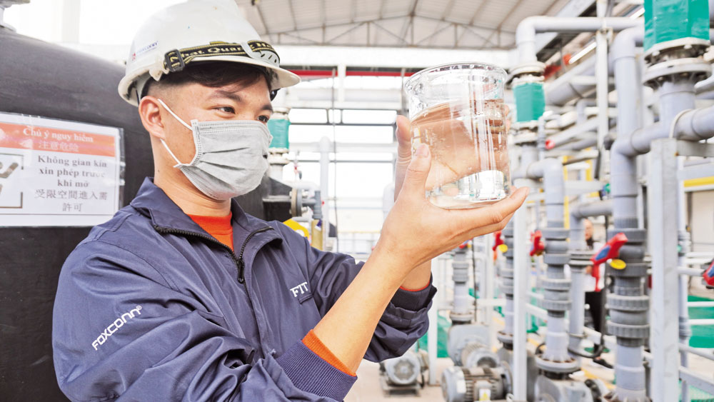 Bắc Giang Doanh nghiệp đầu tiên trong khu công nghiệp được trở lại hoạt động