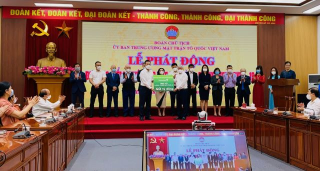 Vietcombank tài trợ 40 tỷ đồng phòng, chống dịch COVID-19