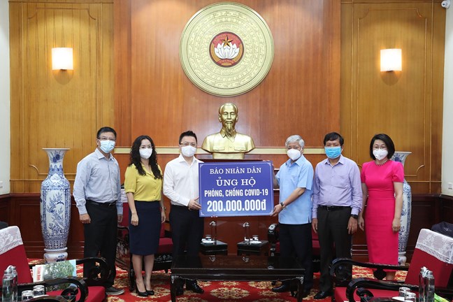 Thêm nhiều cơ quan, đơn vị ủng hộ phòng, chống dịch