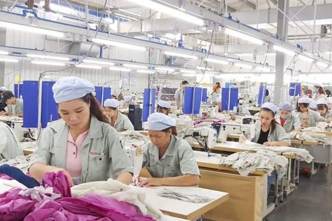 Tìm giải pháp hỗ trợ doanh nghiệp, người lao động gặp khó khăn do COVID-19