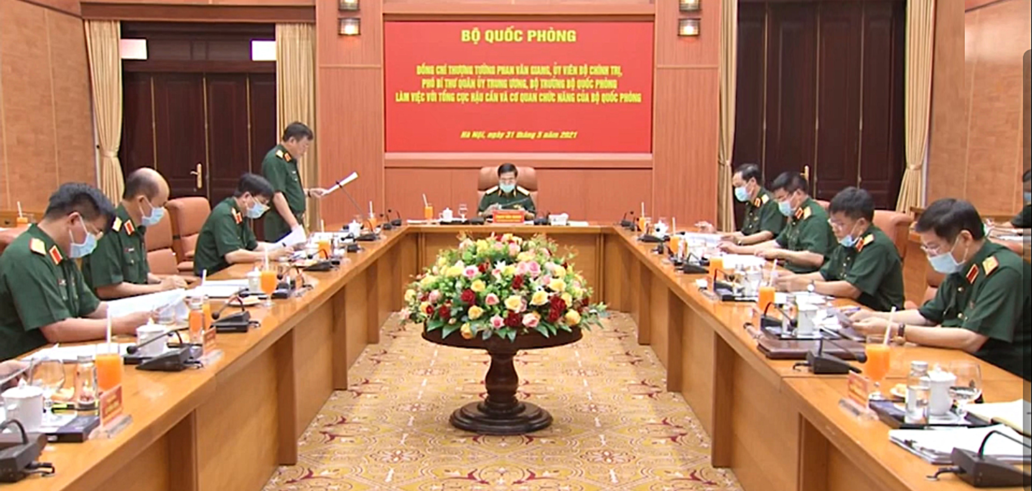 Đảm bảo vật chất hậu cần phù hợp với yêu cầu nhiệm vụ trong tình hình mới