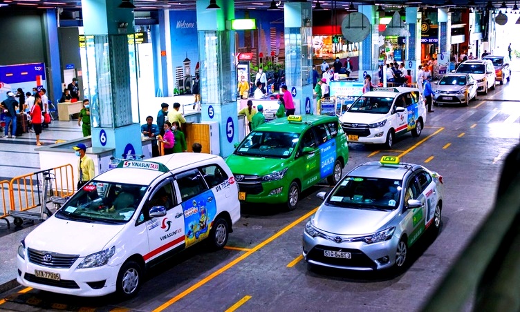 Thu phí ra vào sân bay Cần minh bạch và tránh phí chồng phí