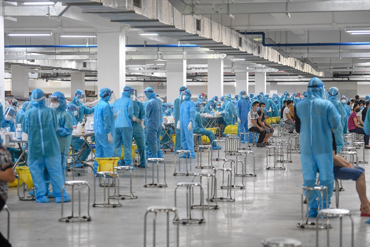 Sàng lọc kỹ tất cả trường hợp nghi ngờ mắc COVID-19 có dấu hiệu ho, sốt, cảm cúm