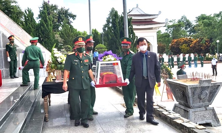 Kon Tum an táng, truy điệu hài cốt liệt sĩ