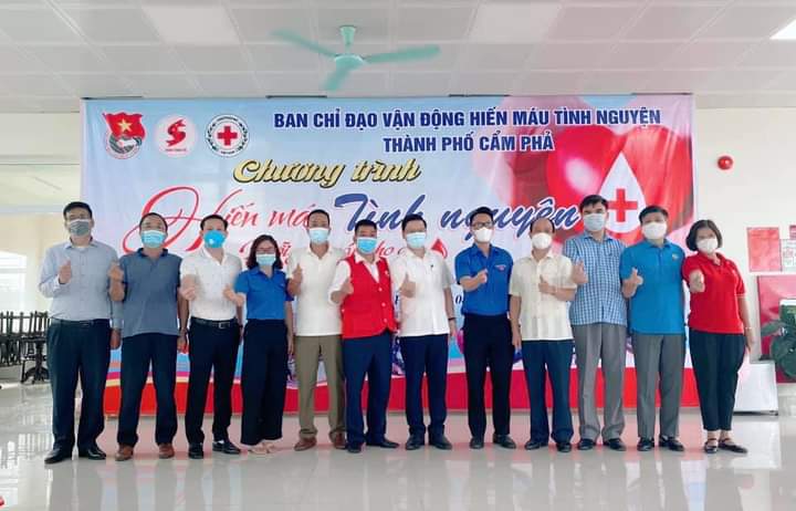 Quảng Ninh Hơn 400 cán bộ, đoàn viên hiến máu tình nguyện