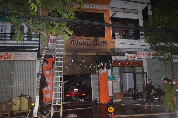 Quảng Ngãi Cháy cửa hàng trong đêm, 4 người trong gia đình tử vong