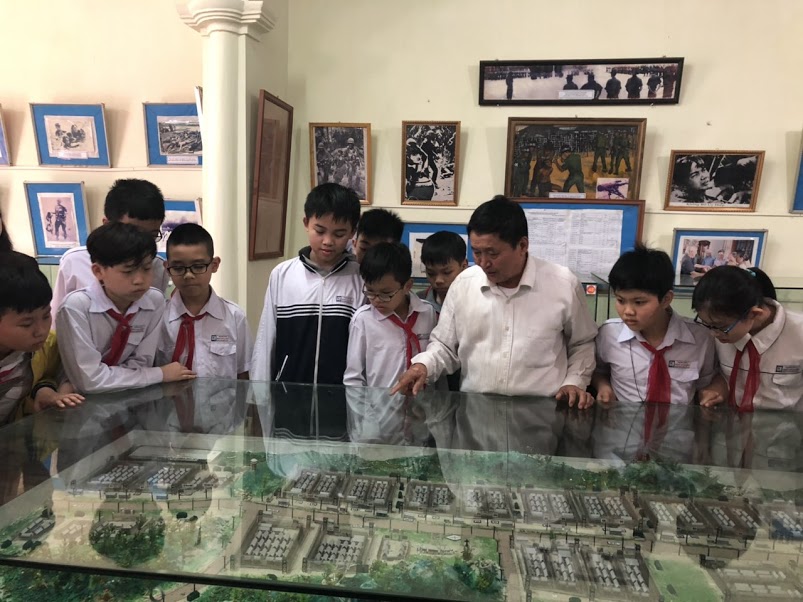 Quan tâm giáo dục truyền thống, bồi dưỡng đạo đức cho học sinh