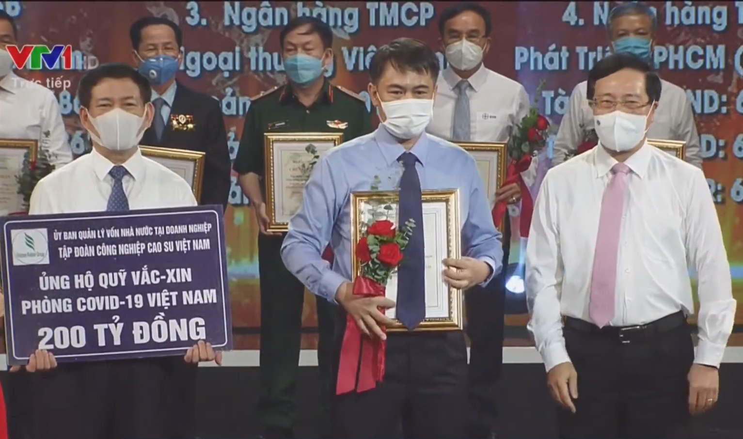 Tập đoàn Công nghiệp Cao su ủng hộ 200 tỷ đồng cho Quỹ vắc xin