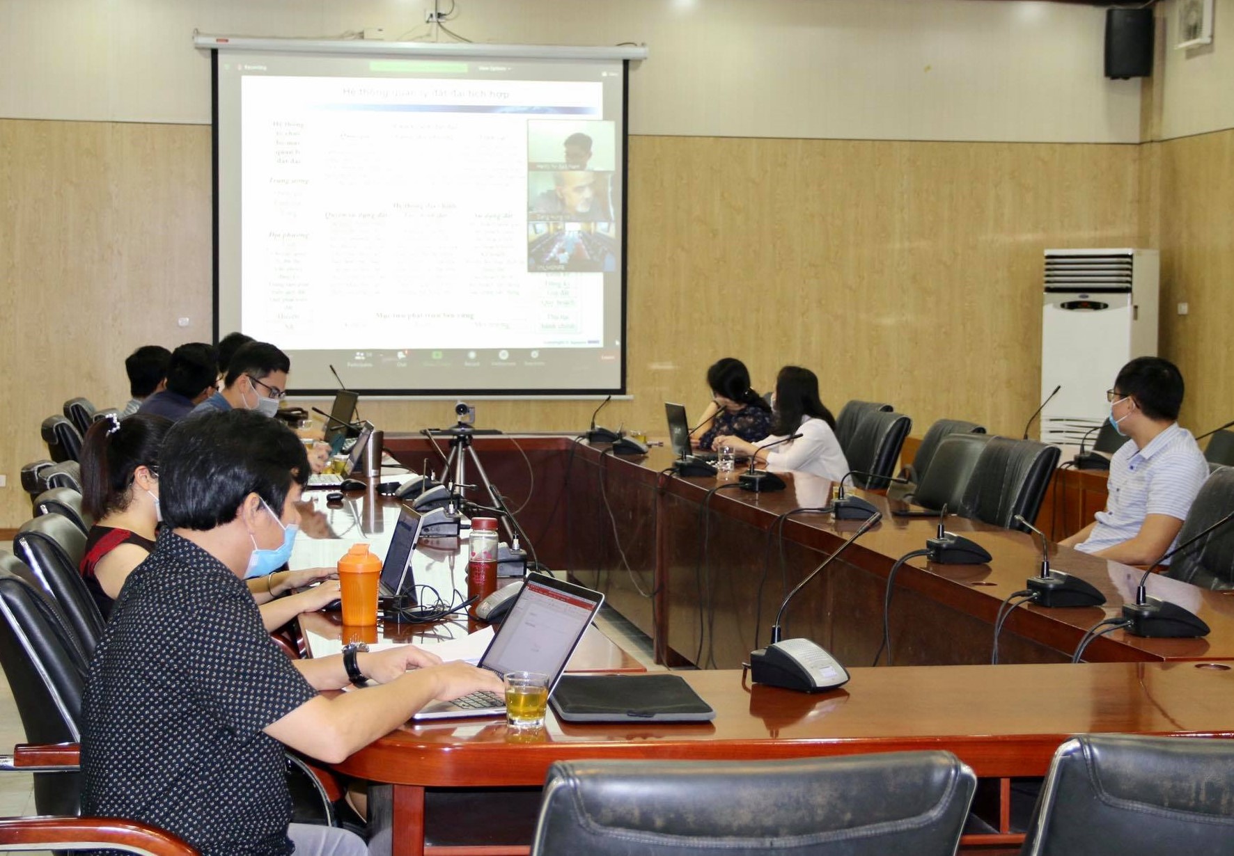 Hoàn thiện chính sách phát triển thị trường quyền sử dụng đất tại Việt Nam